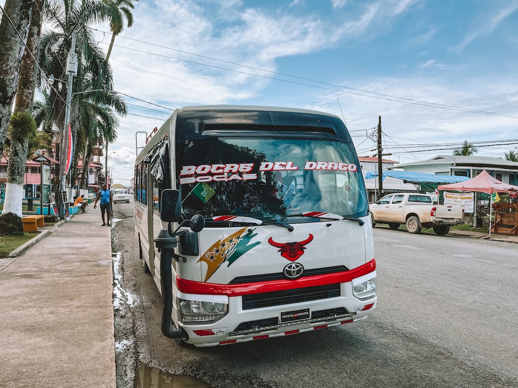 Bus von Bocas Town zum Starfish Beach