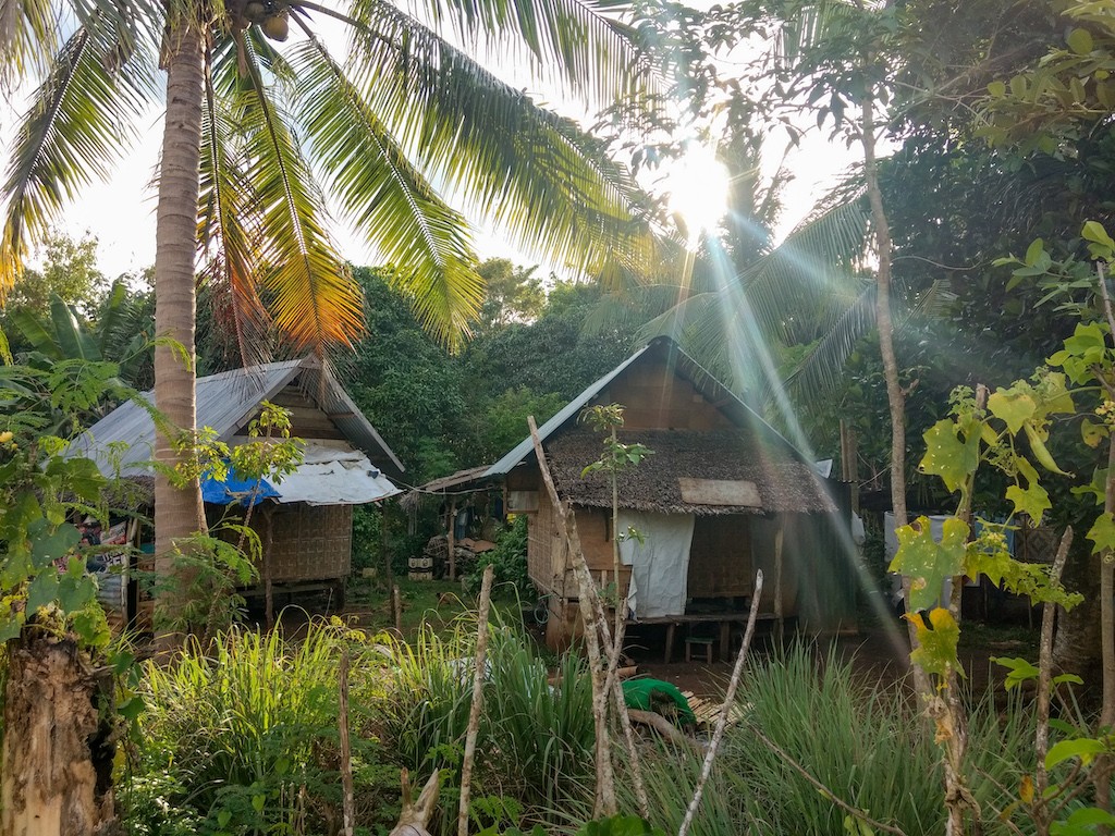 Authentische Häuser in einem Dorf auf den Philippinen