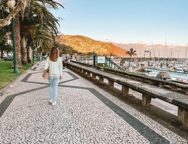 Funchal Tipps: Entlang der Avenida do Mar spazieren