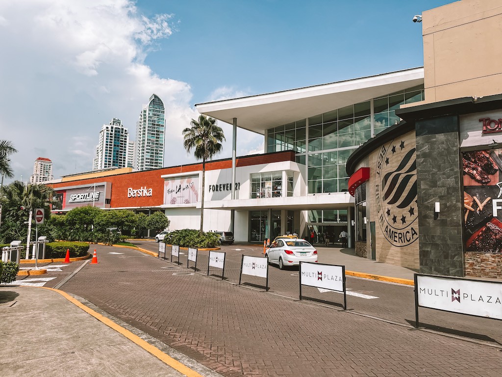 Multiplaza Mall in Panama Stadt