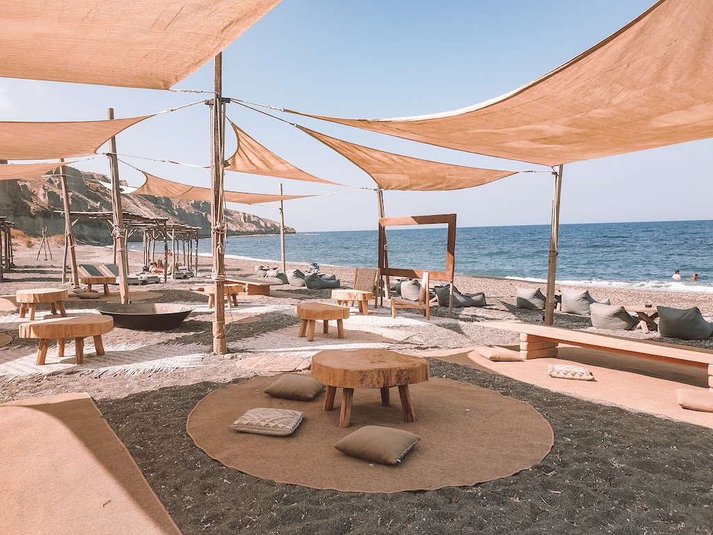 Yalos Beach Club auf Santorini