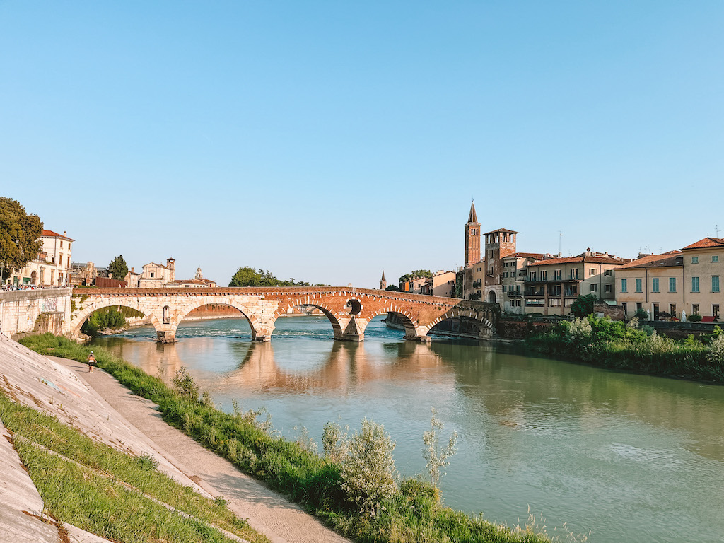Ponte Pietra Brücke in Verona