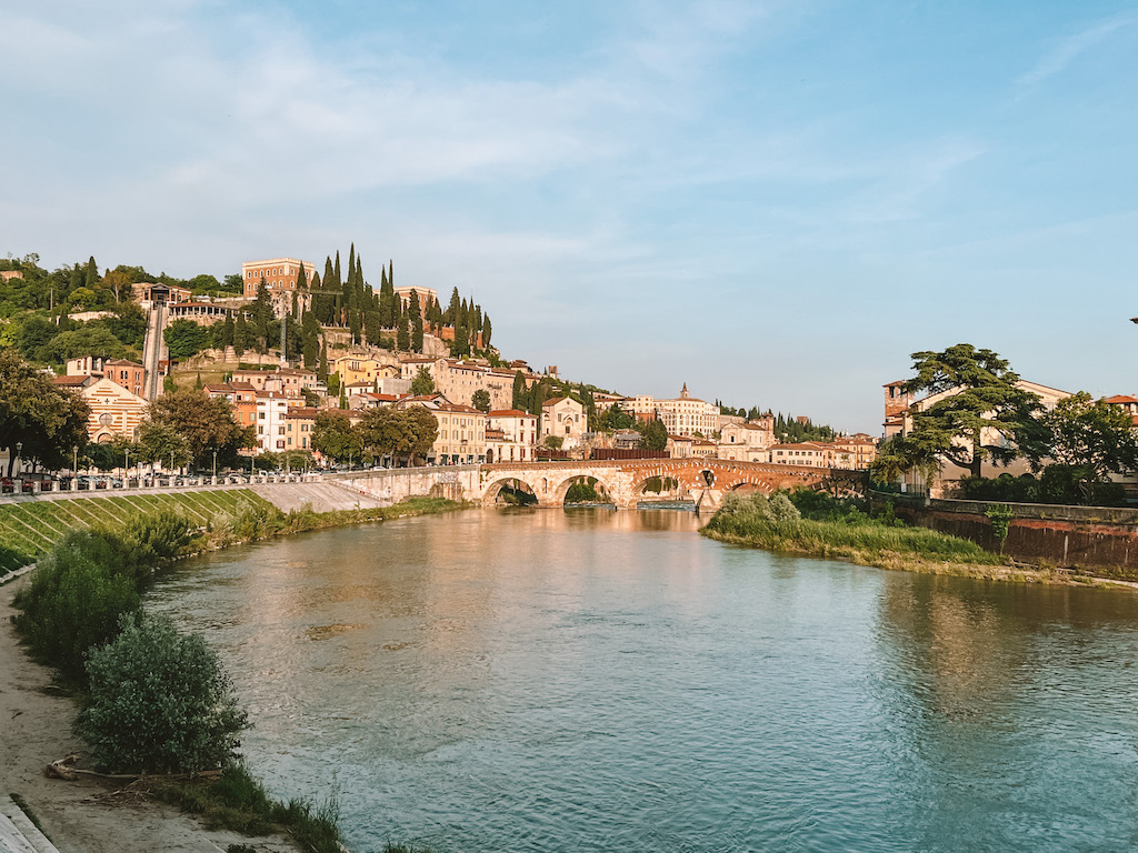 Schönster Ausblick auf Verona in der Nähe der San Giorgio in Braida