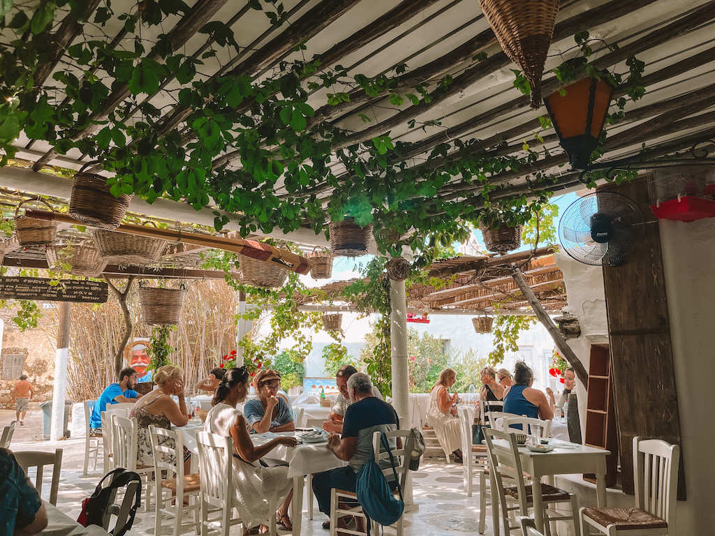Odox Araxame Taverne in Ano Mera, Mykonos