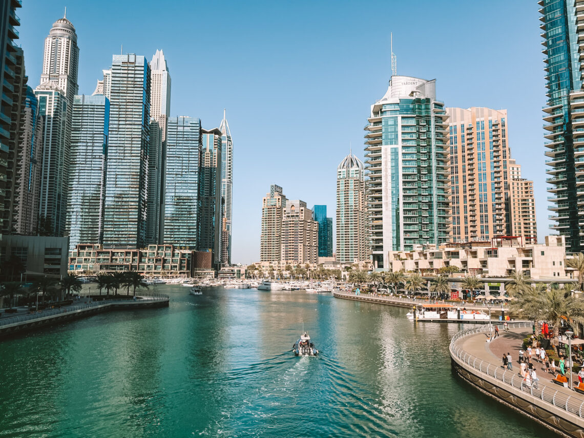 Dubai Marina, Aussicht auf die Hochhäuser und Marina Promenade